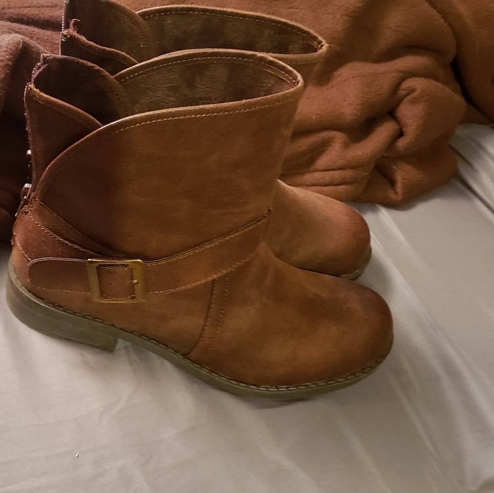 Boots size 7 NWOT